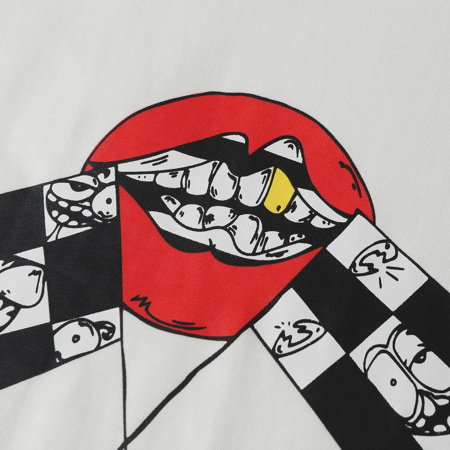 🅿️180 Chrome Hearts 25ss red lips flag printed short-sleeved T-shirt. Loose fit high-density knitted fabric, 280g double yarn, 1*1 double yarn thread, soft and comfortable to the touch, no deformation, os dropped shoulders, loose fit, same style for men and women. Color: White Size: XS-L